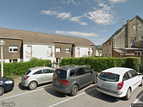 UNE MAISON D'HABITATION MITOYENNE