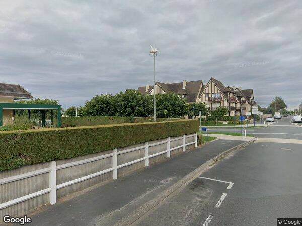 UN APPARTEMENT ET UN GARAGE