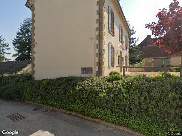 UN ENSEMBLE IMMOBILIER