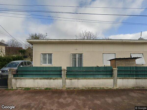 UNE MAISON D'HABITATION