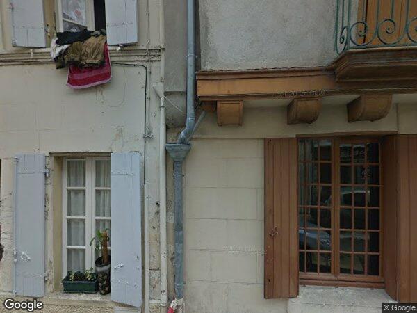 UNE MAISON D'HABITATION