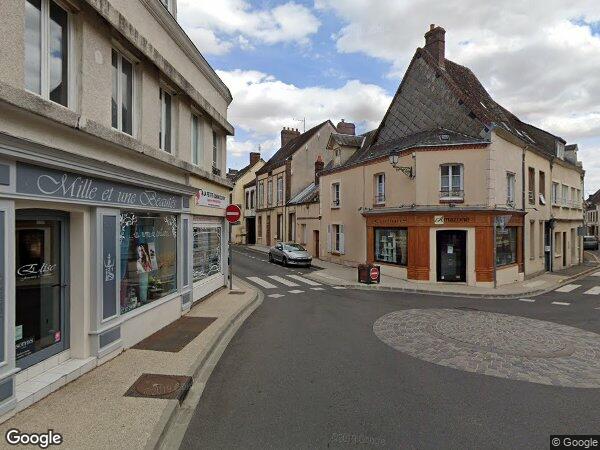 UN CORPS DE FERME ET DIVERSES PARCELLES