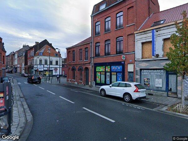 UNE MAISON À USAGE D'HABITATION