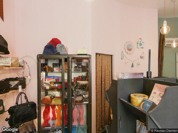 UN LOCAL ET UNE CAVE