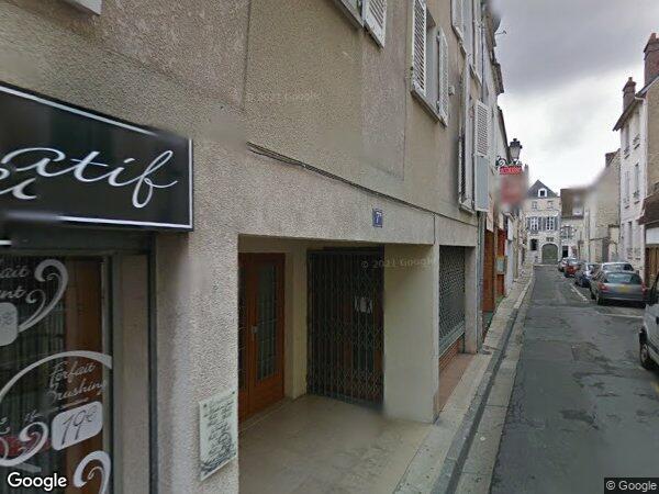 UN ENSEMBLE IMMOBILIER