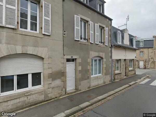 UNE MAISON D'HABITATION