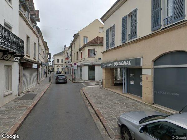 UN ENSEMBLE IMMOBILIER