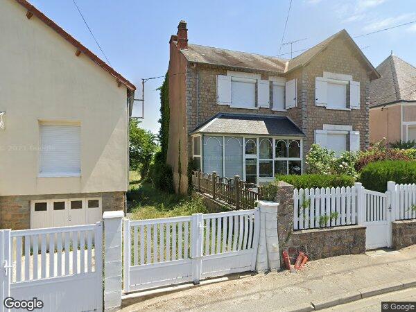 UN PAVILLON AVEC JARDIN, HANGAR ET AUTRE BÂTIMENT