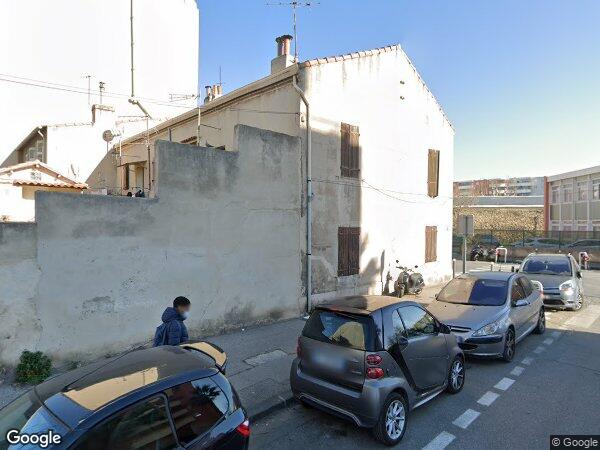 UN  APPARTEMENT DE TYPE 4 ET UN BOX DE GARAGE