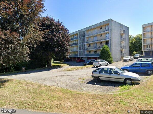 UN ENSEMBLE IMMOBILIER