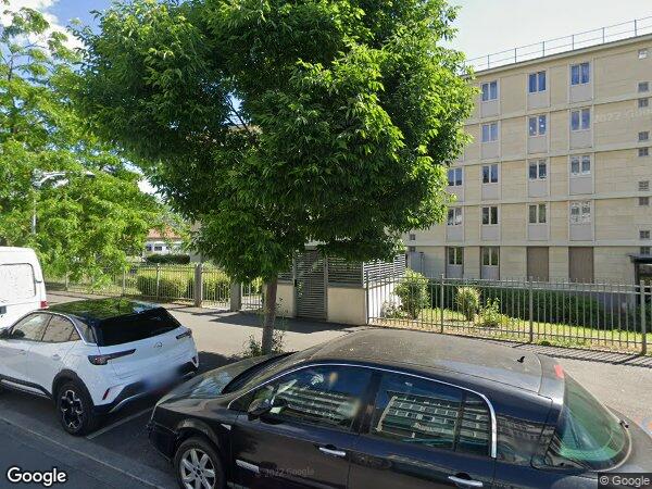 UN APPARTEMENT ET UNE CAVE