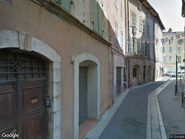 UNE MAISON D'HABITATION