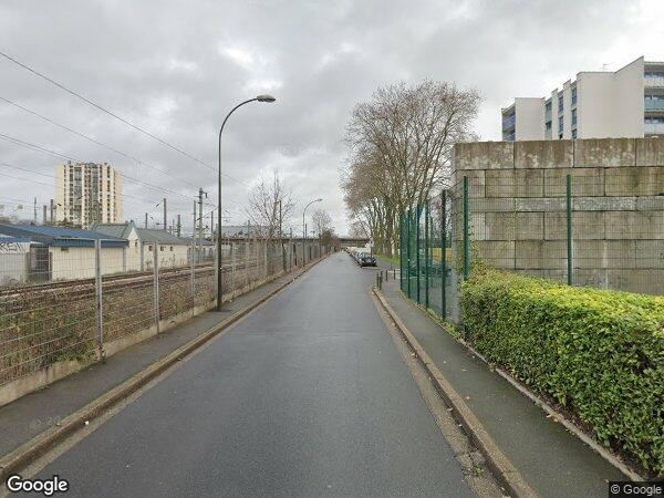 UN APPARTEMENT AVEC UN EMPLACEMENT DE PARKING