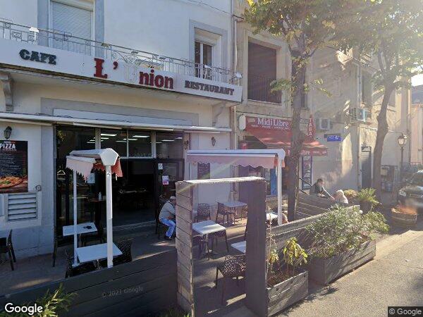 UN IMMEUBLE DE VILLE