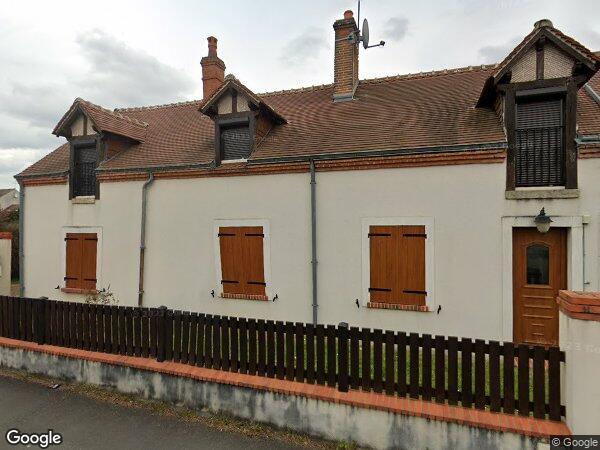UNE MAISON