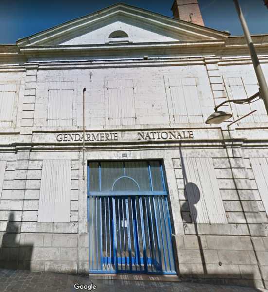 UN IMMEUBLE FORMANT LES LOCAUX D’UNE ANCIENNE GENDARMERIE