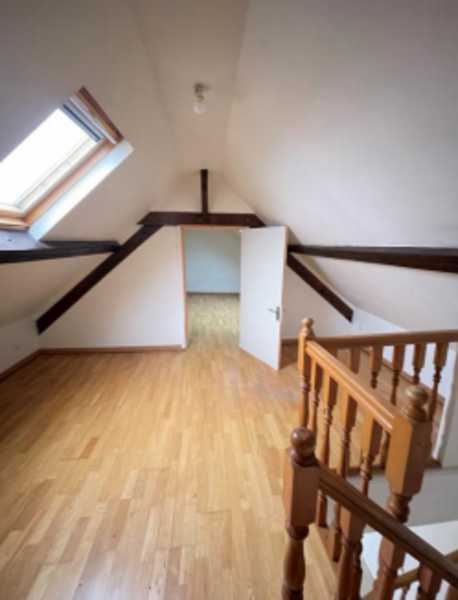 UN APPARTEMENT EN DUPLEX