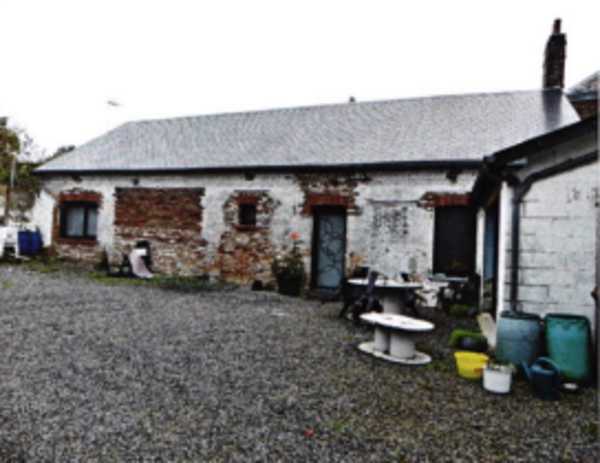 UNE MAISON D'HABITATION