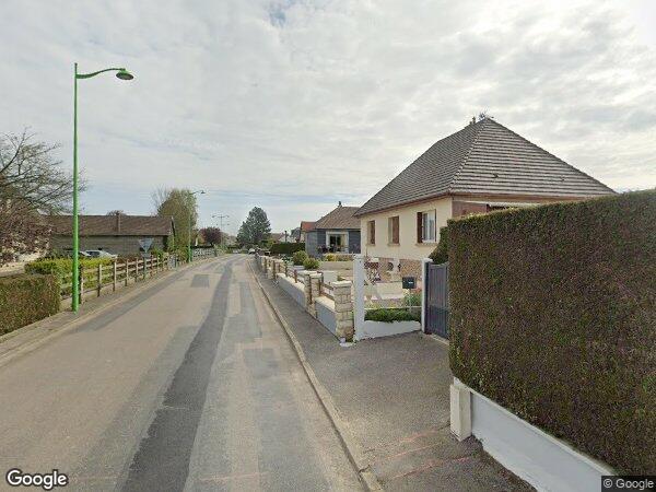 UNE MAISON À USAGE D'HABITATION