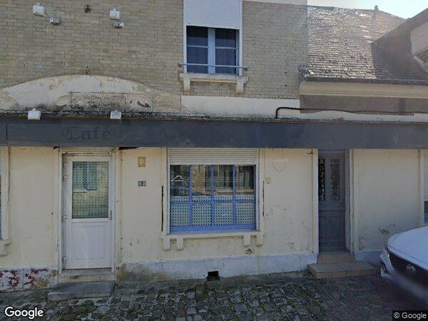 UN IMMEUBLE À USAGE D'HABITATION