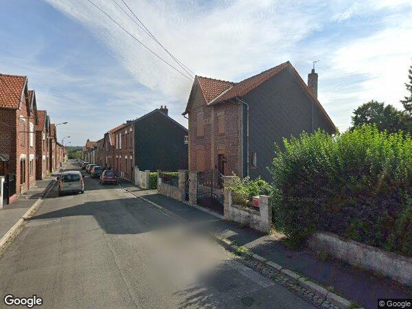 UNE MAISON DE PLEIN-PIED À USAGE D'HABITATION