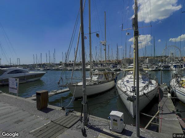 UN APPARTEMENT T4 AVEC UN EMPLACEMENT DE PARKING