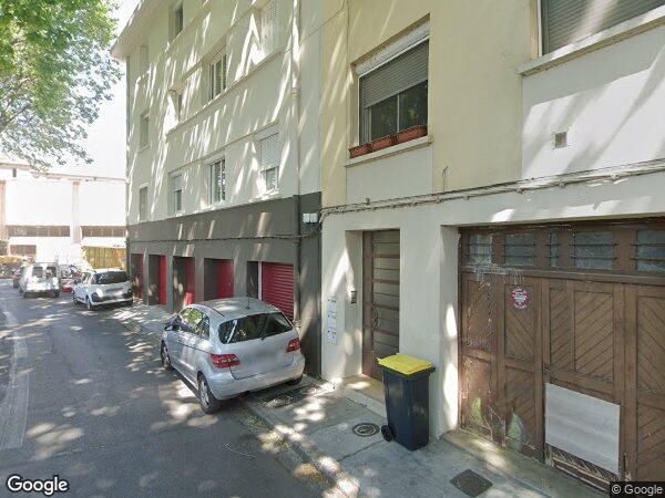 UN APPARTEMENT AVEC GARAGE ET UNE CAVE