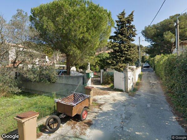 DEUX APPARTEMENTS ET UN LOCAL EXTÉRIEUR