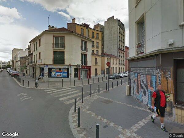 UN APPARTEMENT AVEC UN LOGEMENT ET UNE CHAMBRE