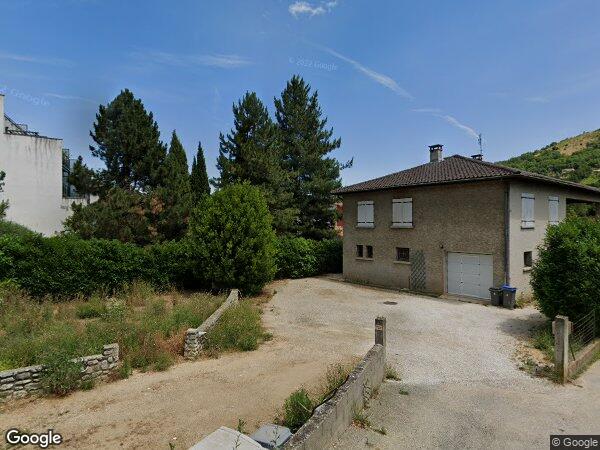 UNE MAISON D'HABITATION