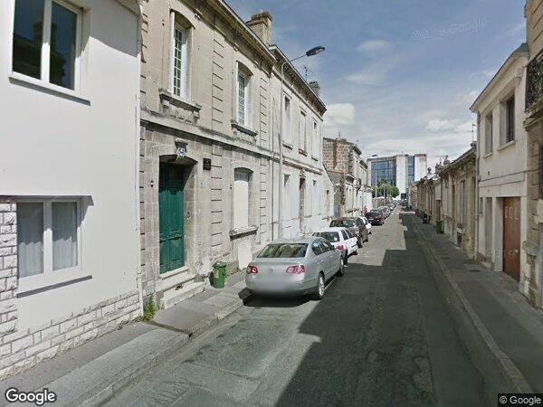 UNE MAISON D'HABITATION