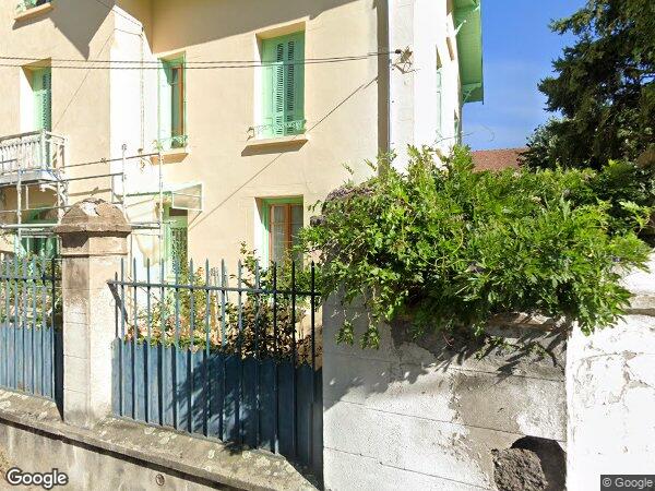 UN APPARTEMENT ET UNE CAVE