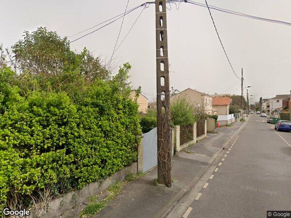 UNE MAISON À USAGE D'HABITATION