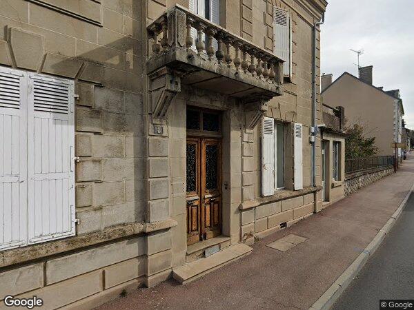 UNE MAISON AVEC JARDIN