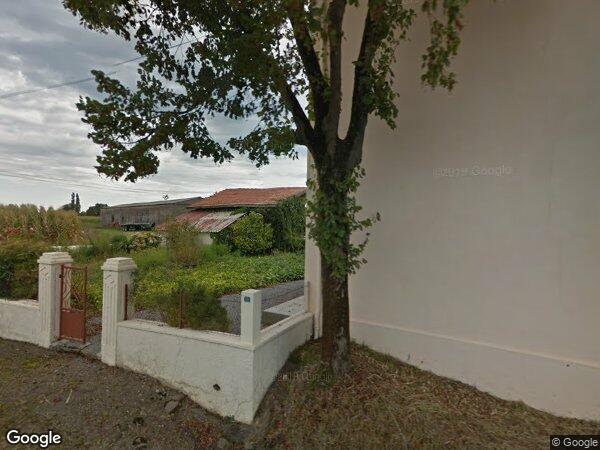 UNE MAISON À USAGE D'HABITATION