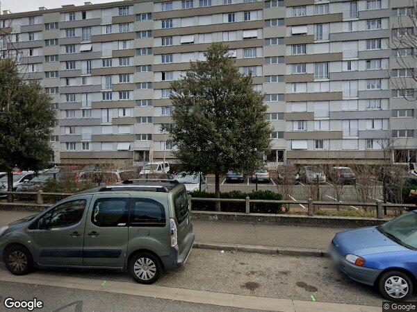 UN APPARTEMENT AVEC UNE CAVE