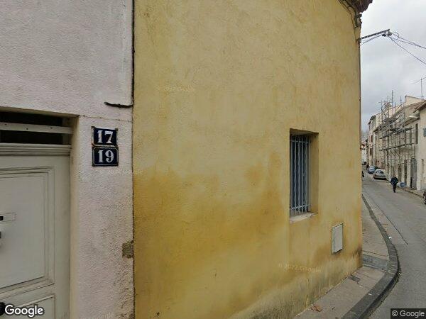 UN APPARTEMENT AVEC DÉBARRAS