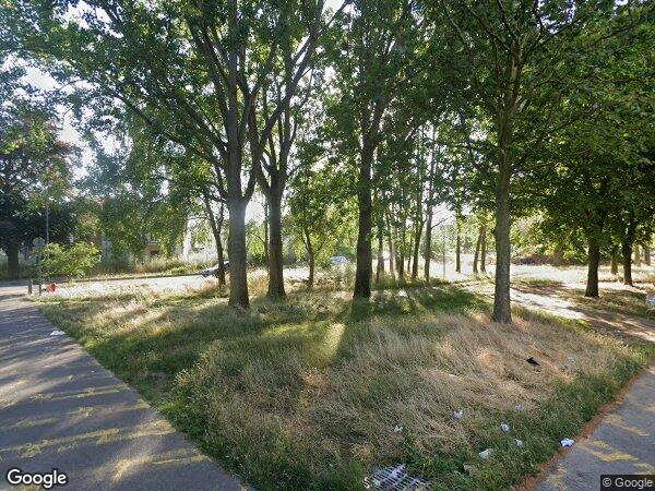 UN APPARTEMENT ET PARKING INTÉRIEUR