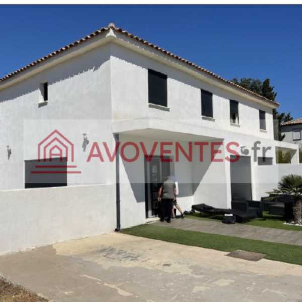 UN APPARTEMENT DE TYPE MAISON