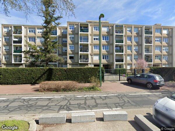 UN APPARTEMENT DE TYPE T4 