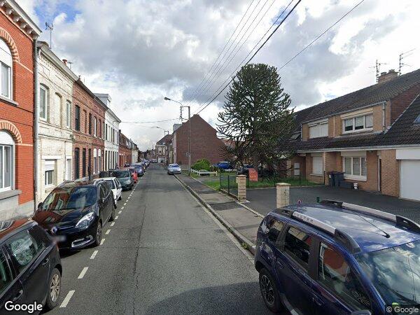 UNE MAISON À USAGE D'HABITATION