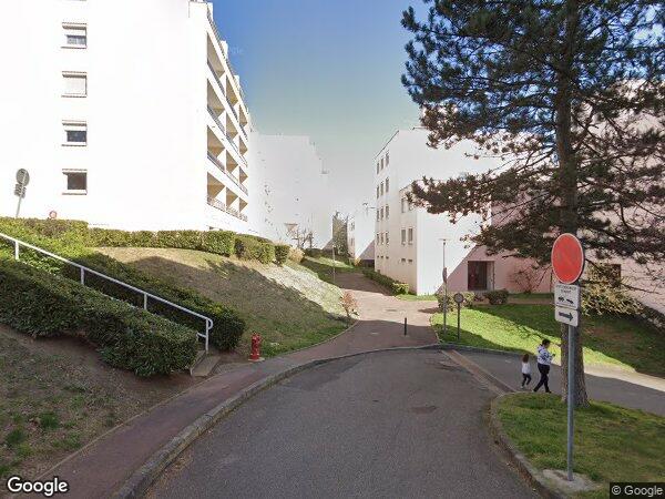 UN APPARTEMENT ET UNE CAVE