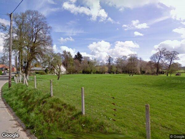 UNE MAISON À USAGE D'HABITATION