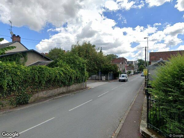 UN APPARTEMENT AVEC UNE CAVE, UN GARAGE ET UN PARKING