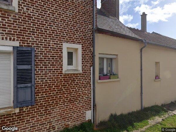 UNE MAISON À USAGE D'HABITATION