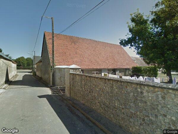 UNE MAISON D’HABITATION AVEC JARDIN ET DÉPENDANCE