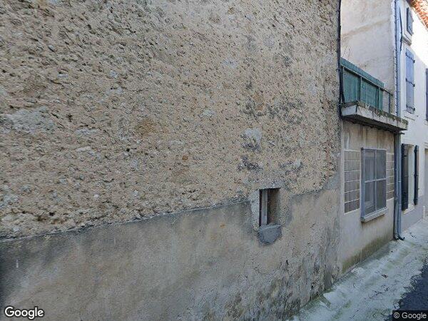 UNE MAISON D'HABITATION