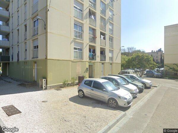 UN APPARTEMENT DE TYPE 4 AVEC UNE CAVE