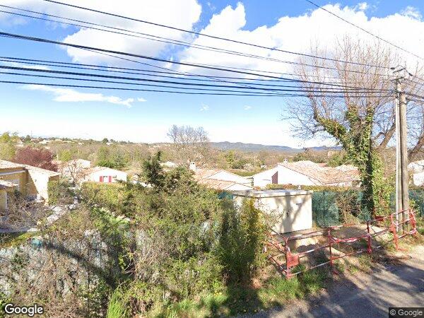 UNE MAISON D'HABITATION 