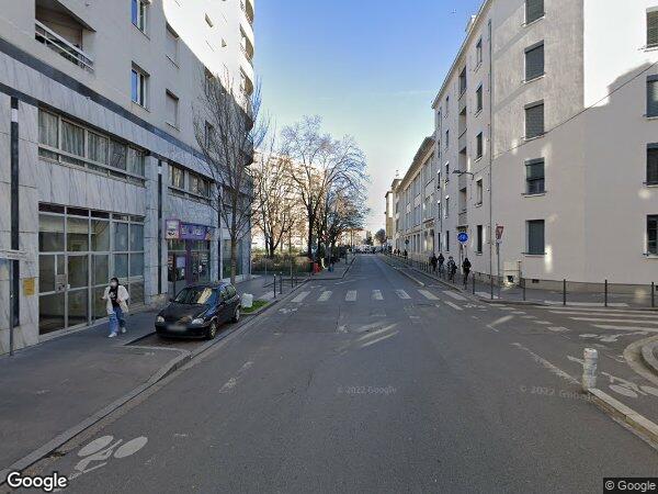 UN APPARTEMENT ET UN GARAGE